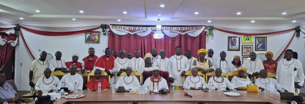 Okobaro of Ughievwen Endorses Ese Gam’s Vision With a Standing Ovation, Urges Action on UPU House